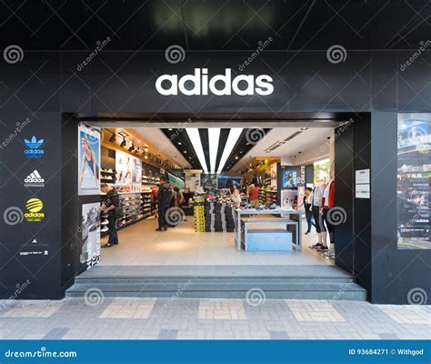 Adidas Shops 